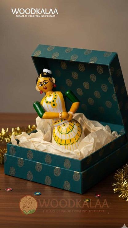 DANCING KERALA KUTTI